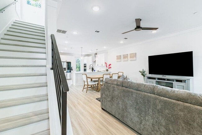 Photo - 125 Blue Eden Lp Unit SI ID1447105P