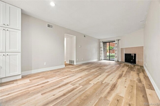 Building Photo - 433 Wright St Unit 101