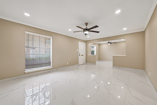 Photo - 6649 De Moss Dr Unit 649