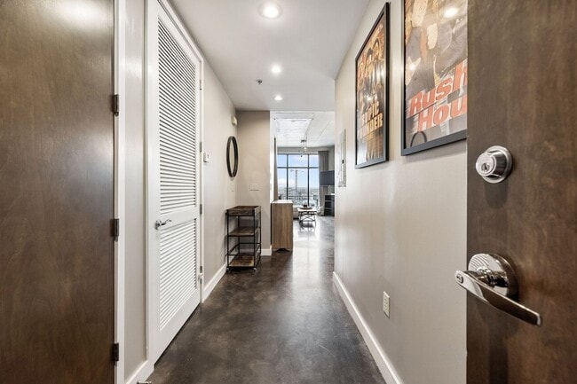 Photo - 1510 Demonbreun St Unit 608