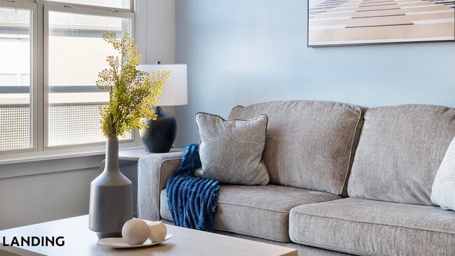 Building Photo - 49 Boulevard SE Unit C-527