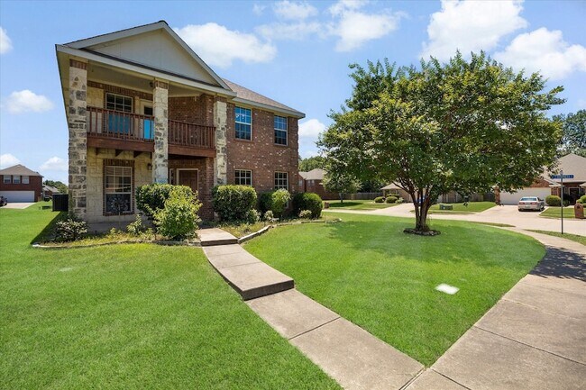 Photo - 1100 Camelot Dr