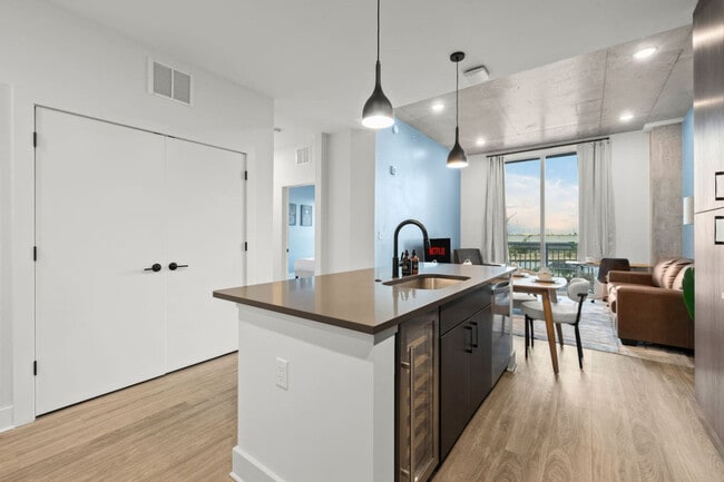 Photo - 605 N 12th St Unit ID1312598P