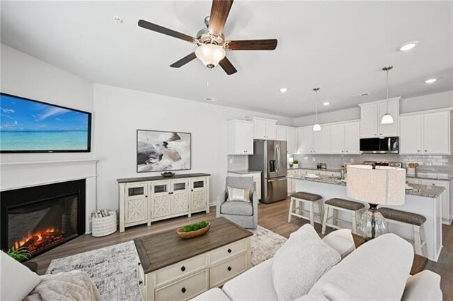 Photo - 405 Lanier Cir