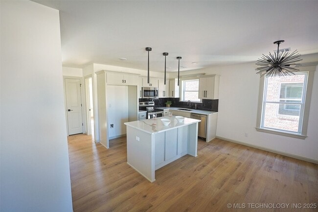 Photo - 108 W 2nd St