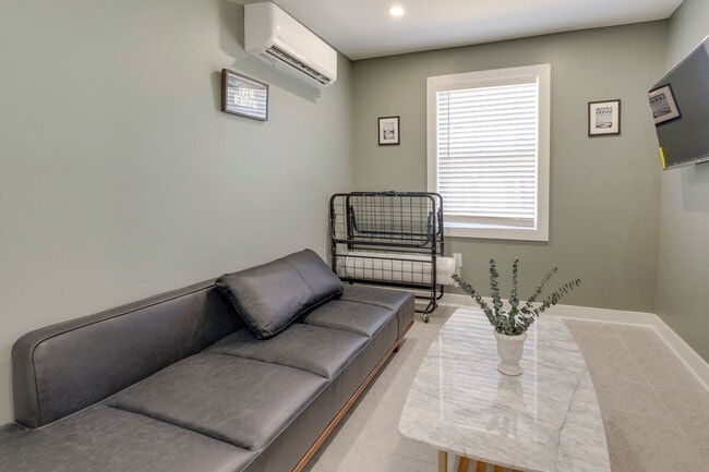 Building Photo - 500 Shelfar Pl Unit SI ID1386133P