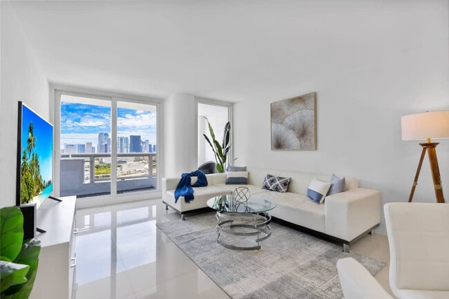 Building Photo - 1717 N Bayshore Dr Unit ID1054079P