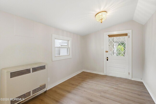 Photo - 1208 Maplewood Rd