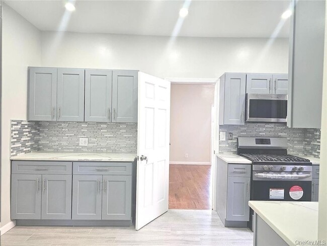 Photo - 485 Rogers Ave