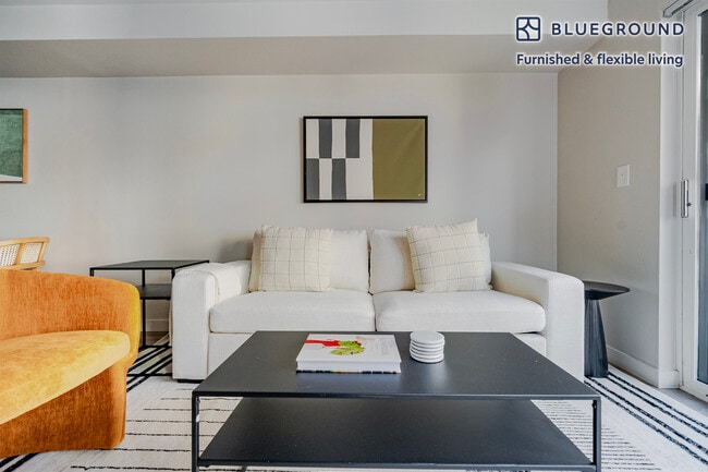 Photo - 526 Yale Ave N Unit FL4-ID878