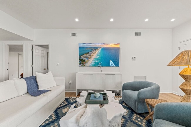 Photo - 169 Pompano St Unit SI ID1447114P