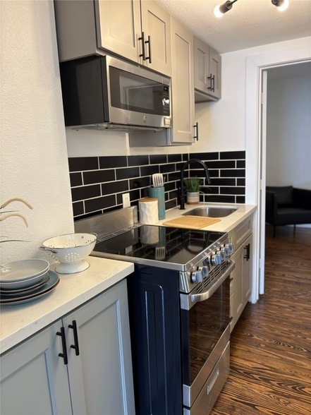 Photo - 415 Fairview St Unit 3