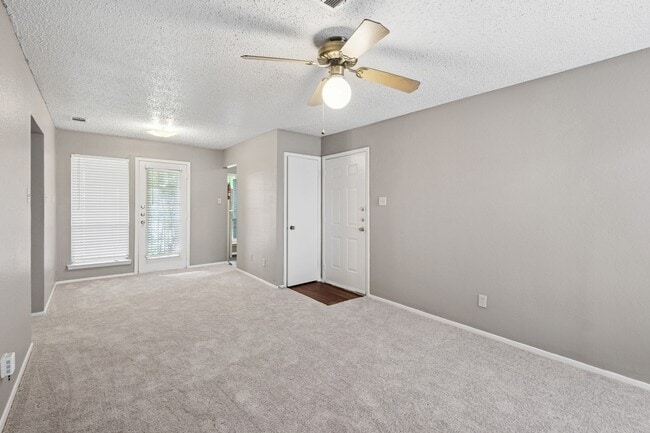 Photo - Heritage Square