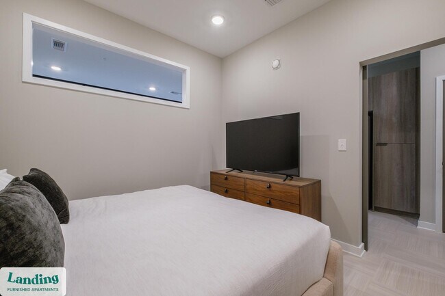 Photo - 600 19th St N Unit 608