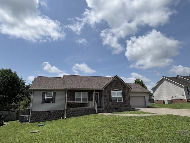 Building Photo - 1009 Halverson Dr