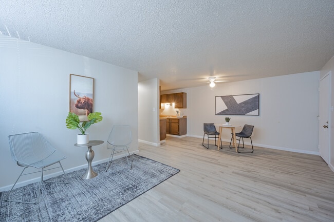 Photo - Candlewyck Apartments