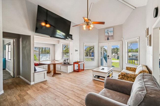 Building Photo - 2340 Grand Oaks Ln Unit SI ID1523381P