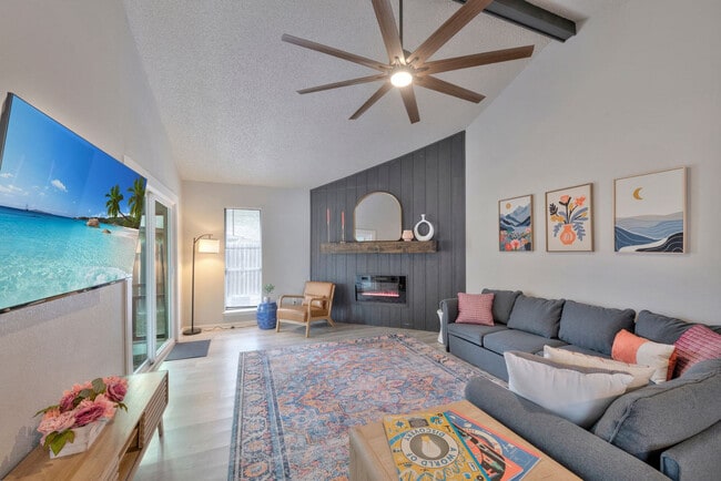 Photo - 11906 Blueridge Mountains Dr Unit ID1268419P