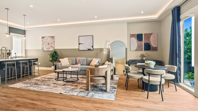 Photo - 1733 N Fitzhugh Ave Unit ID1226738P