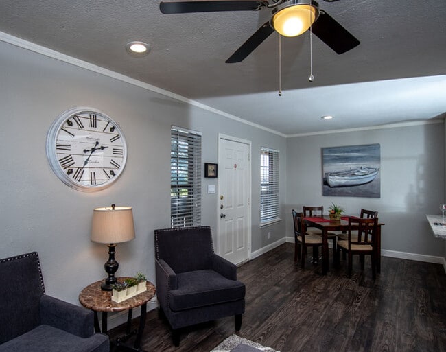 Photo - Townlake Apartments