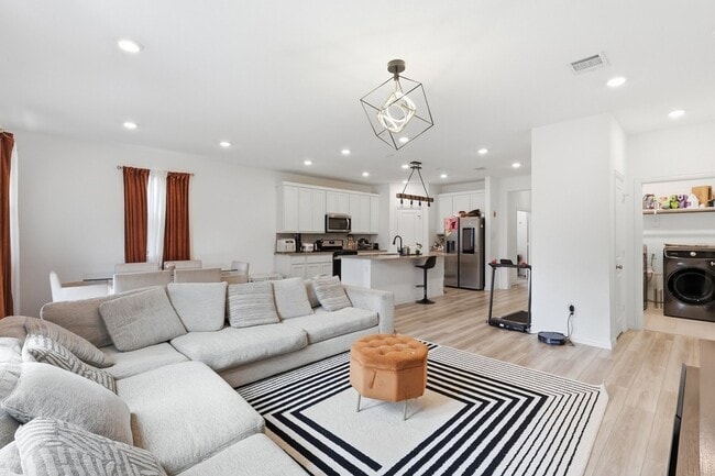 Photo - 1728 Pegasus Dr