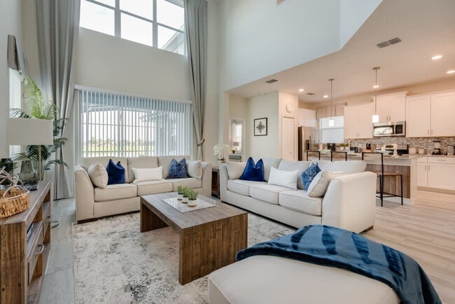 Building Photo - 4801 Kings Castle Cir Unit ID1280780P