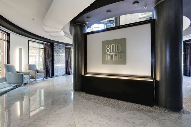 Photo - 800 Carlyle