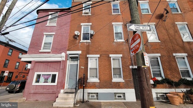 Building Photo - 1249 Shackamaxon St Unit 1 REAR