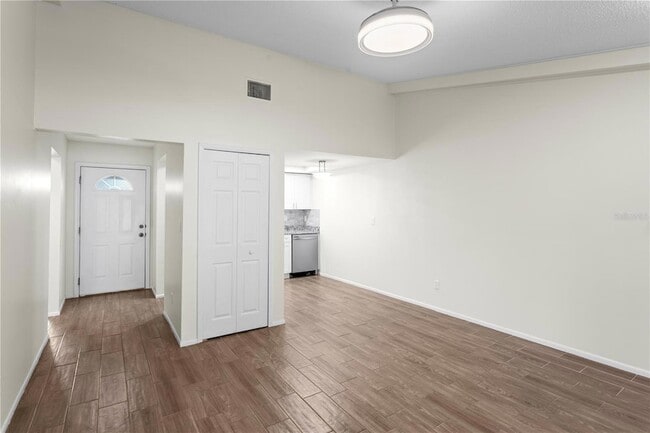 Photo - 13046 Leverington St