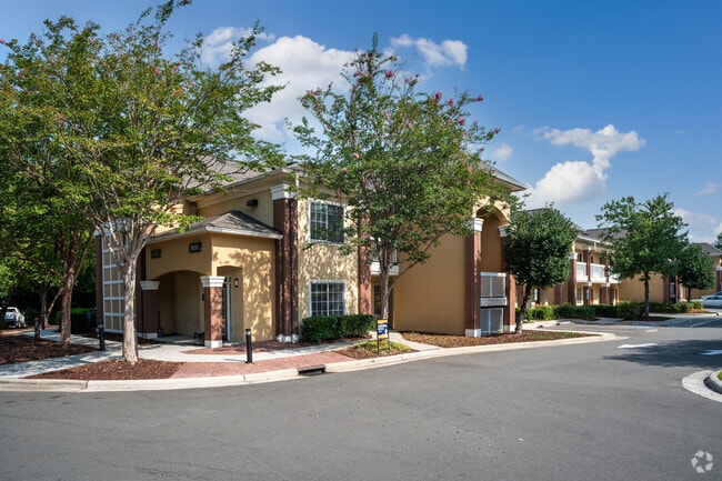 Building Photo - Vivo Living Ivy Creek