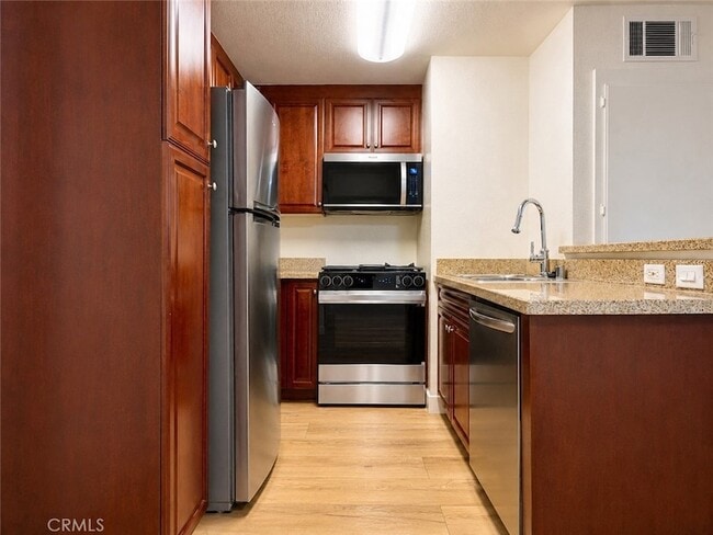 Photo - 5520 Owensmouth Ave Unit 320