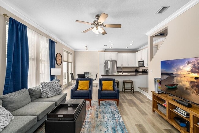 Photo - 104 S Moody Ave