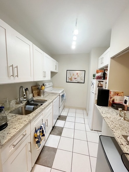 Photo - 535 N Michigan Ave Unit 1403