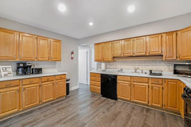 Photo - 570 E Higgins Rd Unit ID1301333P