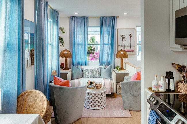 Building Photo - 610 38th St Unit ID1359739P