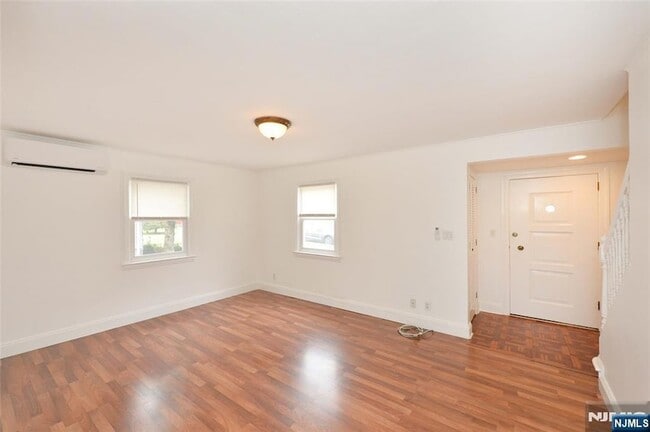 Photo - 3-11 Lyons Avenue Unit 1X