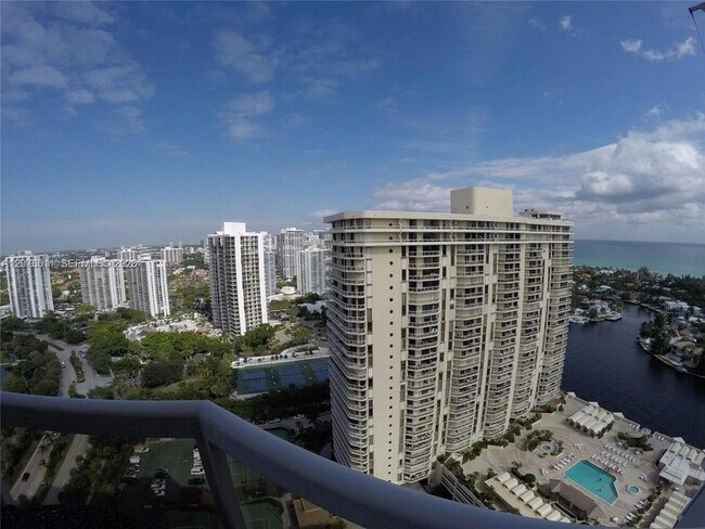 Photo - 20185 E Country Club Dr Unit 1209
