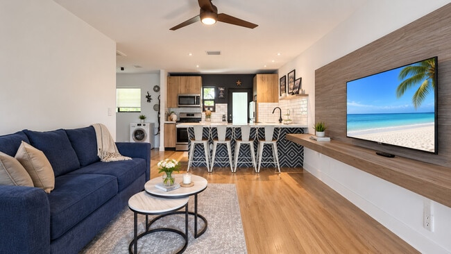 Building Photo - 740 SW 9th St Unit SI ID1605644P
