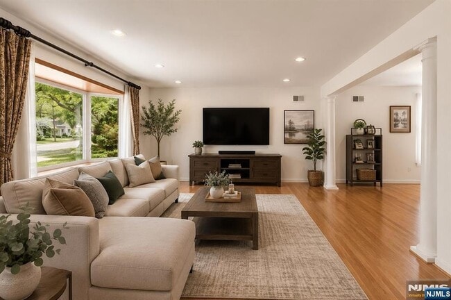 Photo - 111 Ramille Ct