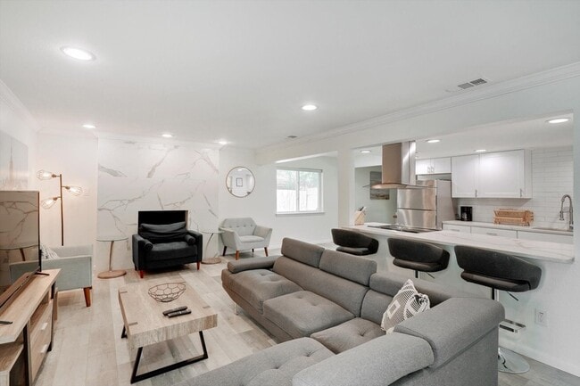 Photo - 742 Austrian Rd