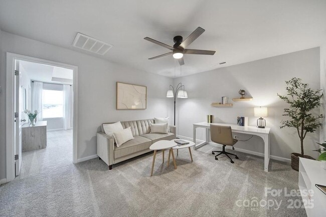 Photo - 517 Stephen Foster Wy