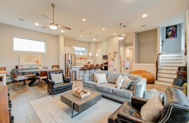 Photo - 2018 Crockett St Unit ID1029793P