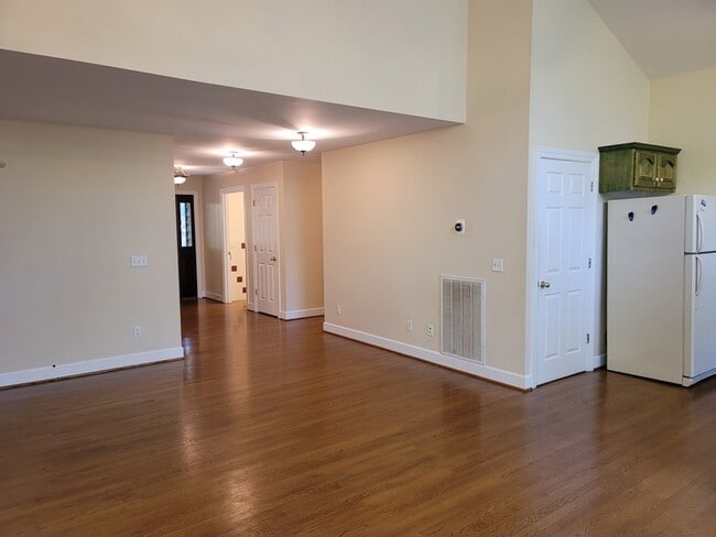 Photo - 235 Scenic Dr