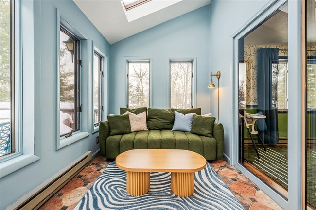 Photo - 157 Seminole Trail Unit SI ID1461433P