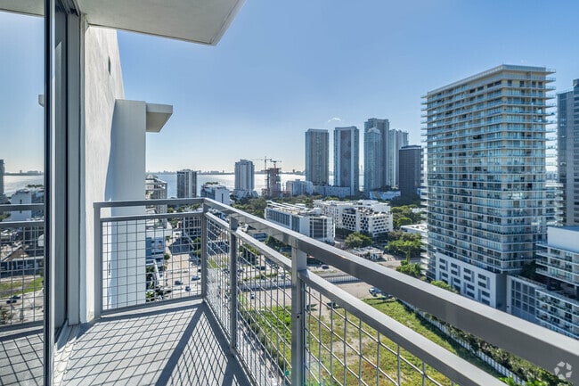 1BD, 1BA - 765SF - Balcony - Eve at the District