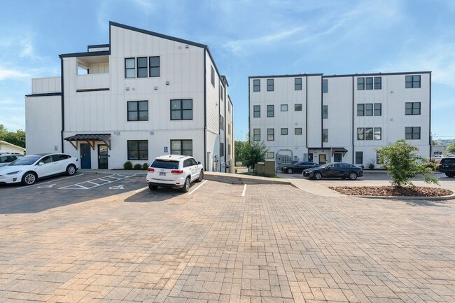 Photo - 4405 Kentucky Ave Unit 401