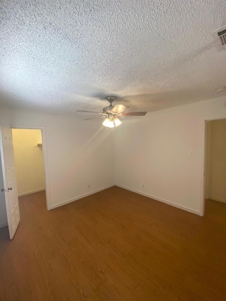 Photo - 3402 S Oak Dr Unit B