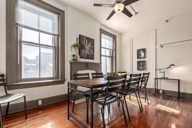 Photo - 126 E 13th St Unit ID1056070P