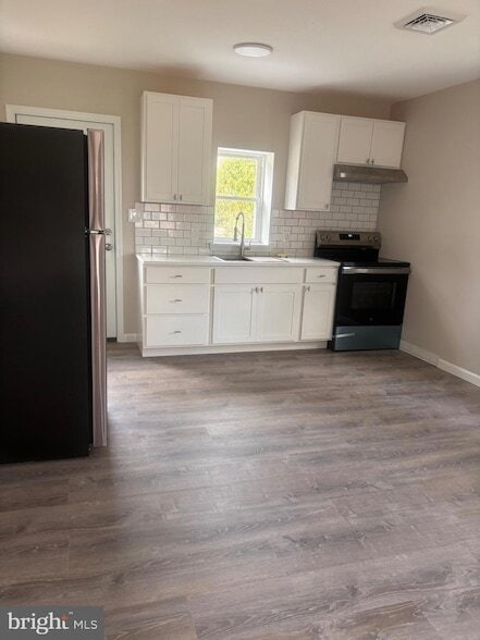 Photo - 113 N Hook Rd