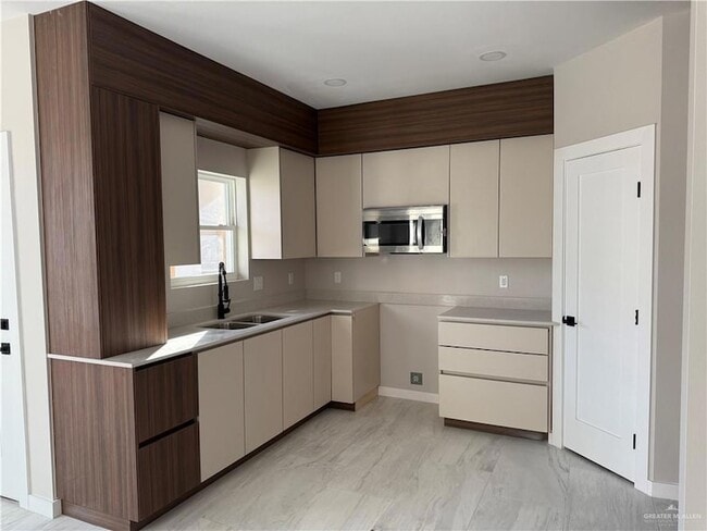 Photo - 2206 Corales St